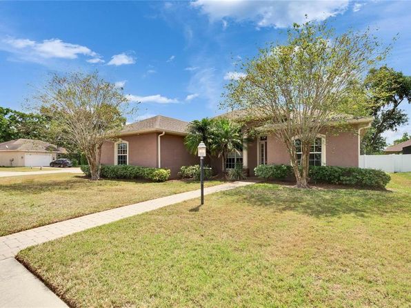 1742 Oakwood Estates Dr, Plant City, FL 33563