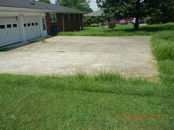 4th image of 308 Rosemary Ln