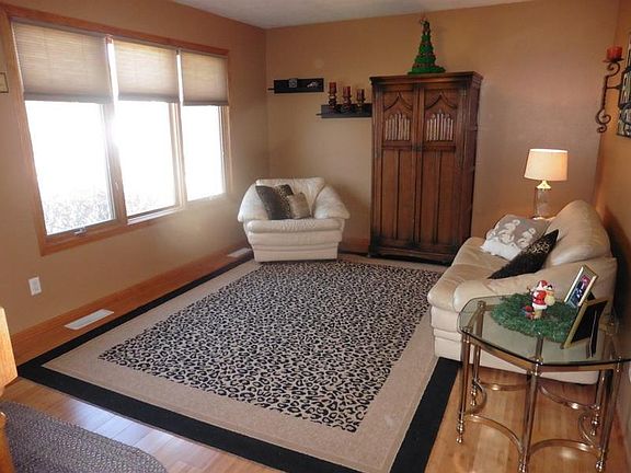 2nd image of 404 N 15th St