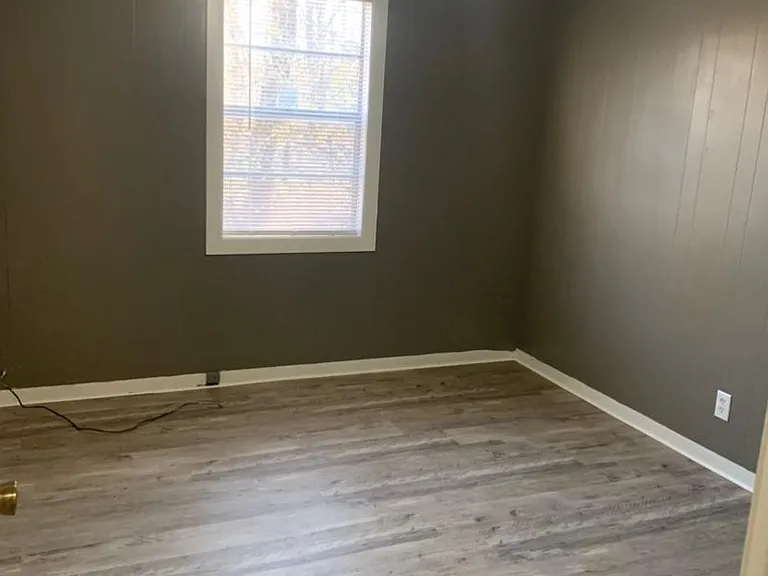 607 Michelle St — Photo 4
