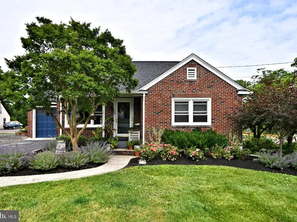 127 Squirrel Hollow Rd, Douglassville, PA 19518