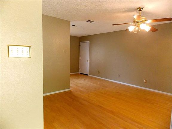 4th image of 5003 Coronet Ln