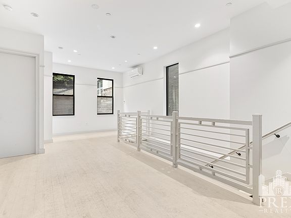 3rd image of 205 Avenue A APT 1A