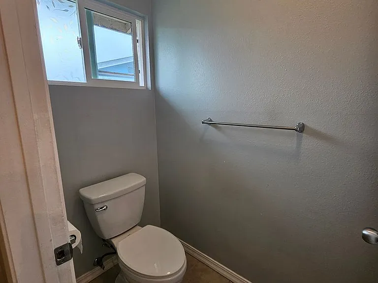 152 Lukia St — Photo 10