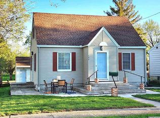 127 28th St SW, Mason City, IA 50401