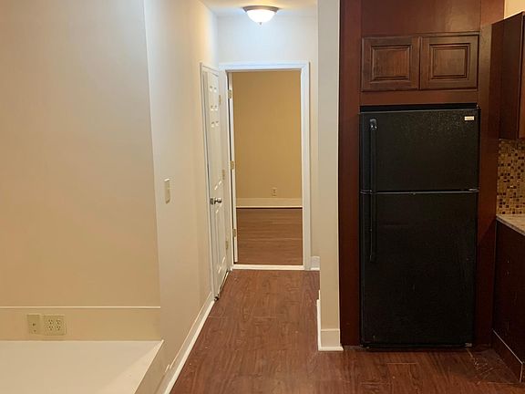 4th image of 230 Quincy Ave #4