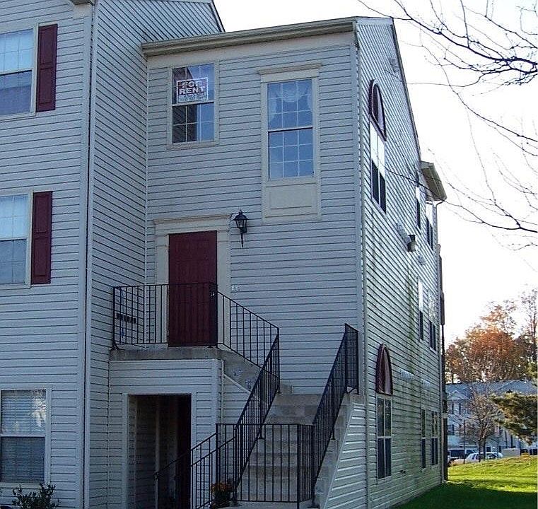 1st image of 10 Sandstone Ct APT L