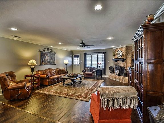 4th image of 9400 S Longwood Dr