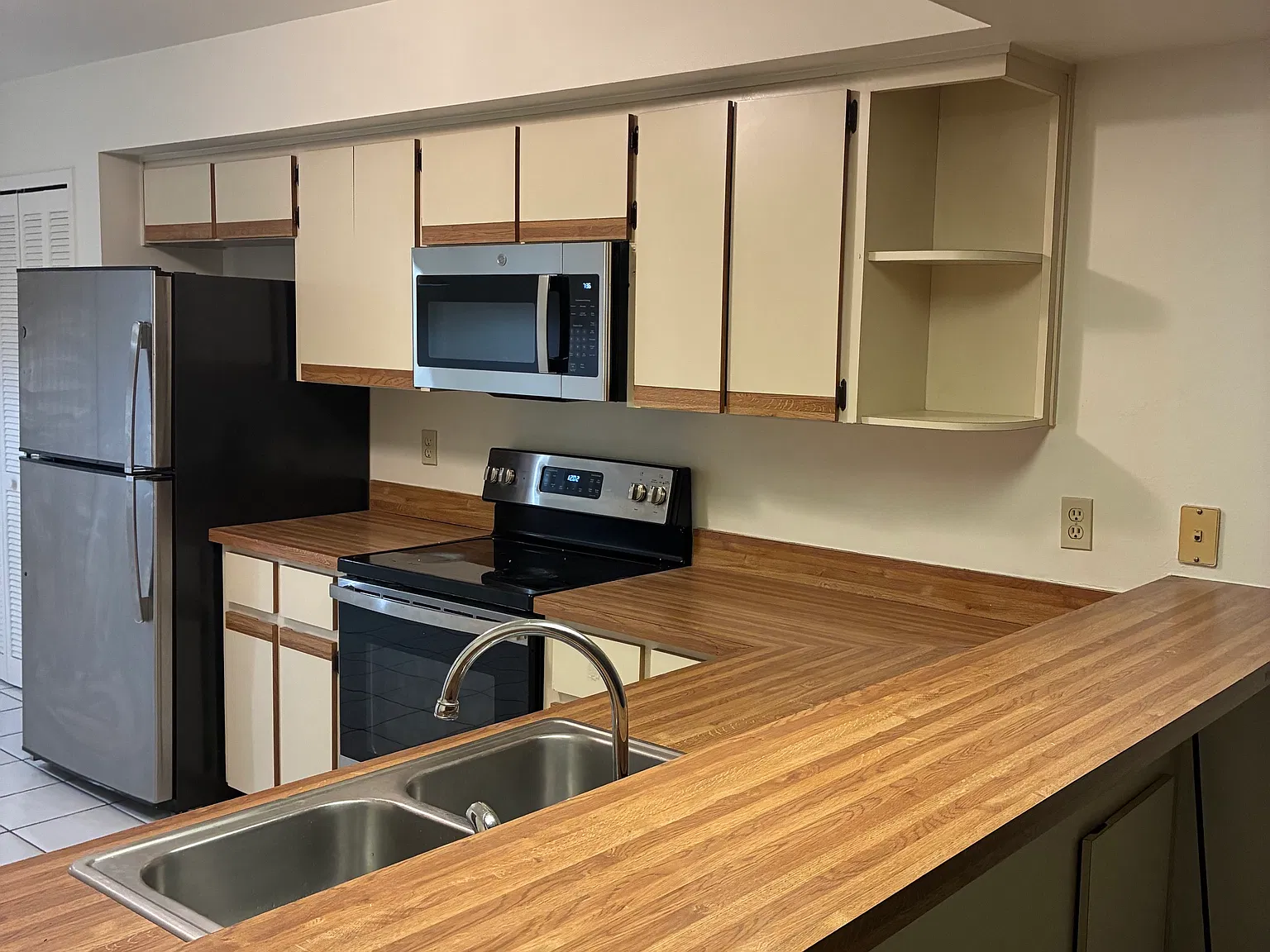 2 bed, 1188 sqft, $2,150 — Photo 2