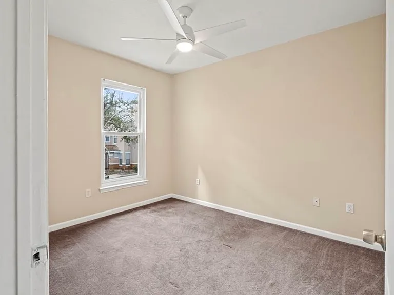 10416 Villa View Cir — Photo 12