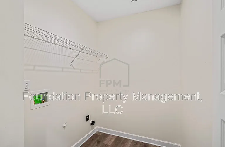 1470 Lyndale Ave — Photo 25