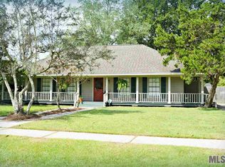 951 Baytree Dr, Denham Springs, LA 70726