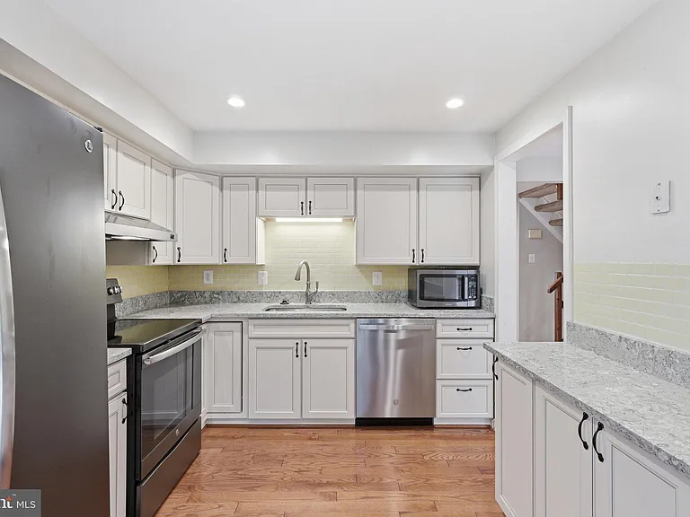 11712 Mossy Creek Ln — Photo 17
