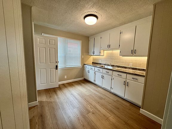 2nd image of 3511 Pine Ave #1