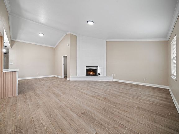 3rd image of 5649 N Colony Blvd