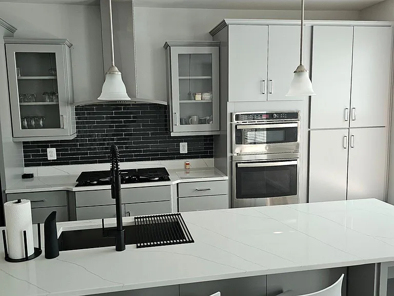 602 Leigh Way — Photo 2