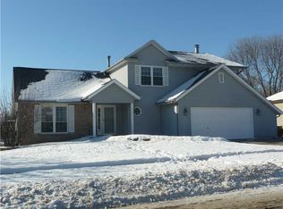 414 Rockvalley Ln NW, Cedar Rapids, IA 52405