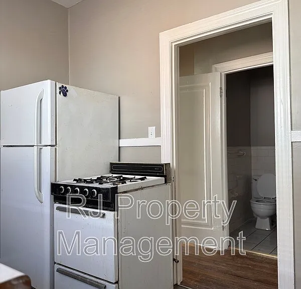 72 N Belvedere Blvd #4 — Photo 12