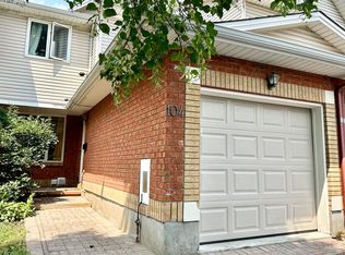 104 Banchory Cres, Ottawa, ON K2K2V2