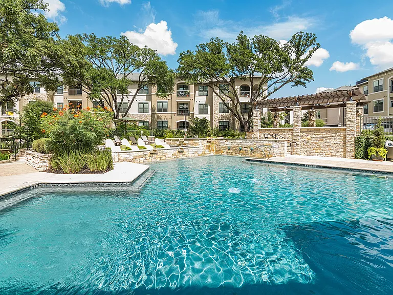 The Brackenridge — Photo 9