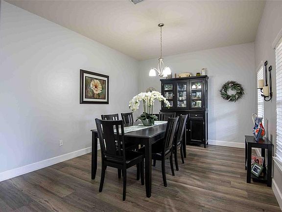 3rd image of 2814 Maple Brook Loop