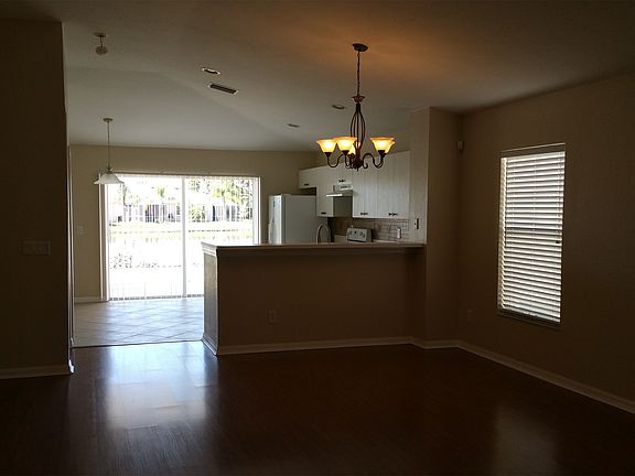 5th image of 11405 Crestlake Village Dr