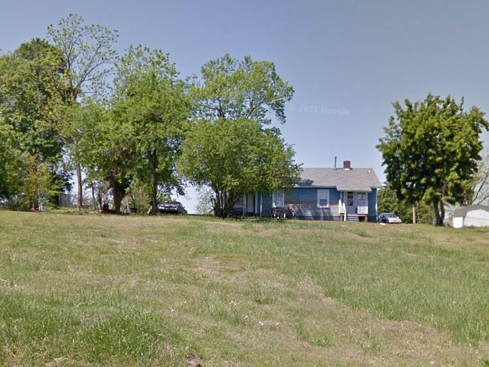 1st image of 711 N Falls St