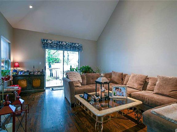4th image of 130 Cinnamon Ct