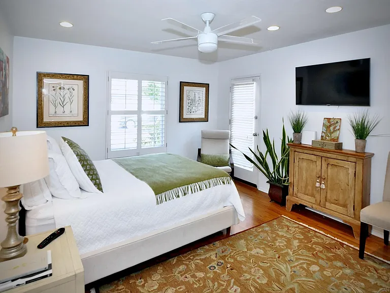 529 Fern Gln — Photo 17