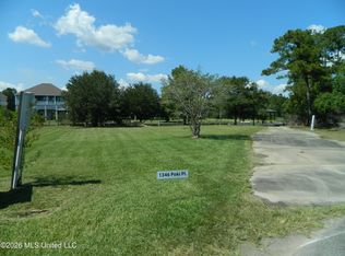 1346 Poki Pl, Diamondhead, MS 39525