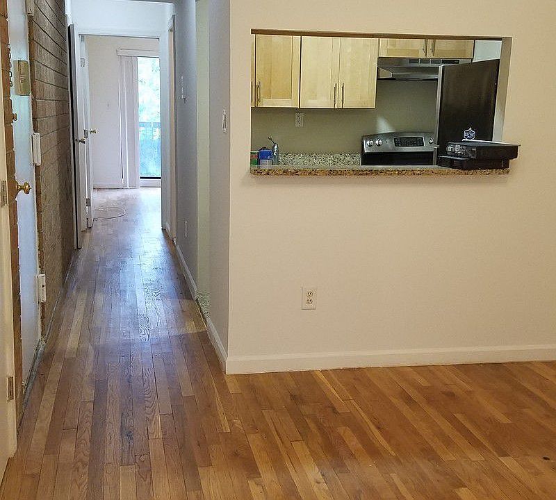 1st image of 7612 Grand Central Pkwy APT 4