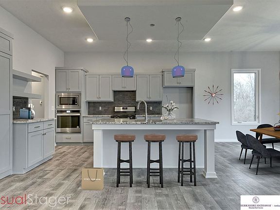4th image of 2901 N 165th Ave