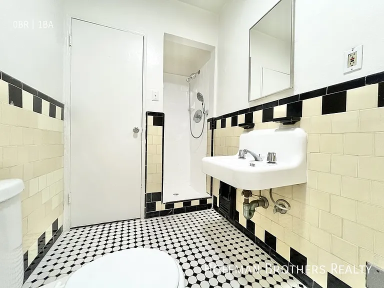 1801 N Kingsley Dr #104 — Photo 9