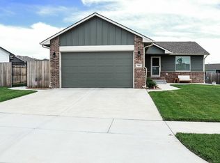 925 Bellows St, Derby, KS 67037