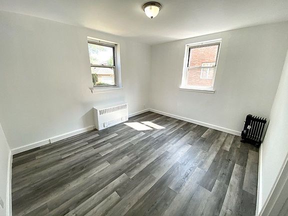 3rd image of 40-05 195th St #1E