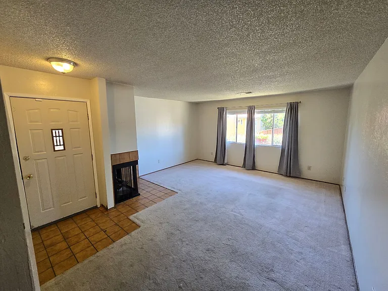 505 Mission Pl — Photo 4
