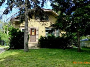 29 S Roselle Rd, Roselle, IL 60172