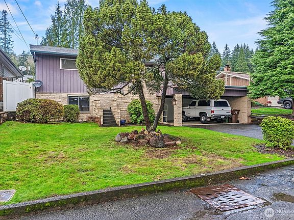 4th image of 1241 Spruce Street