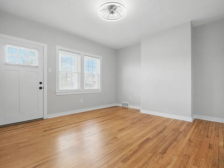 310 W Riverview Ave #1 — Photo 10