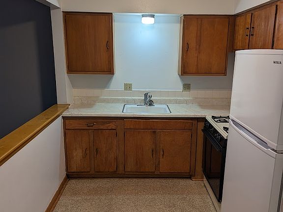 5th image of 2820 W Kilbourn Ave #107