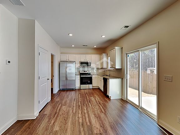 4th image of 8141 Willowbank Way