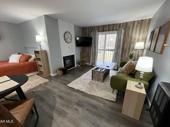 209 E Valley Point East Ln #C802, Claysburg, PA 16625