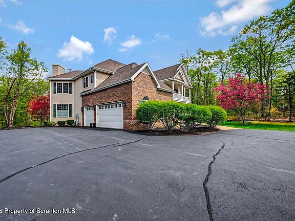 5th image of 272 Windsor Way