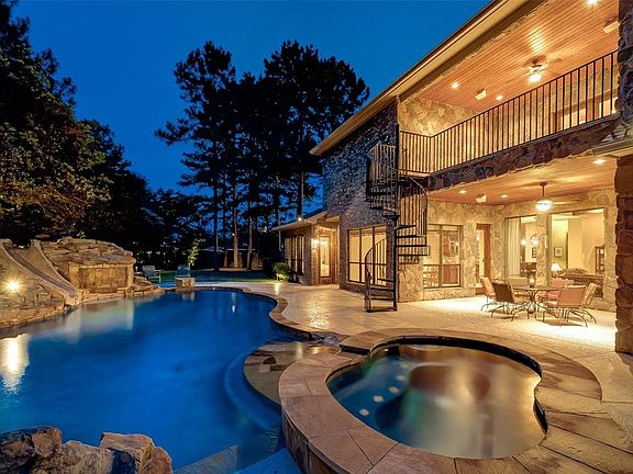 3rd image of 4811 Hollowvine Ln