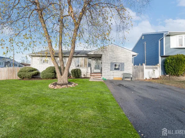 46 S Harrison Ave, Iselin, NJ 08830