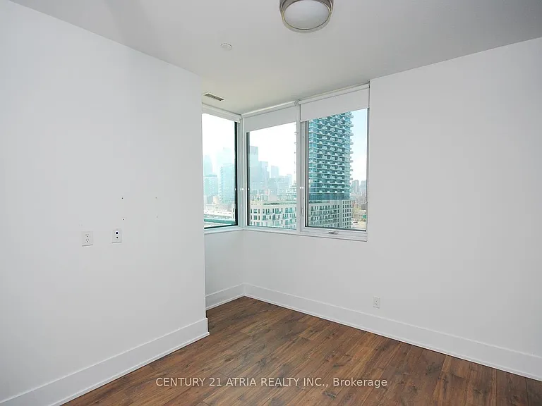 1 Edgewater Dr #GPH24 — Photo 15