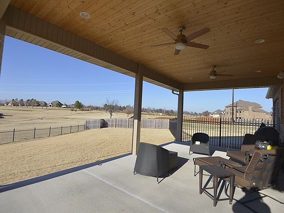 covered patio  