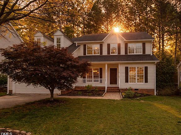 3rd image of 131 Longbridge Dr