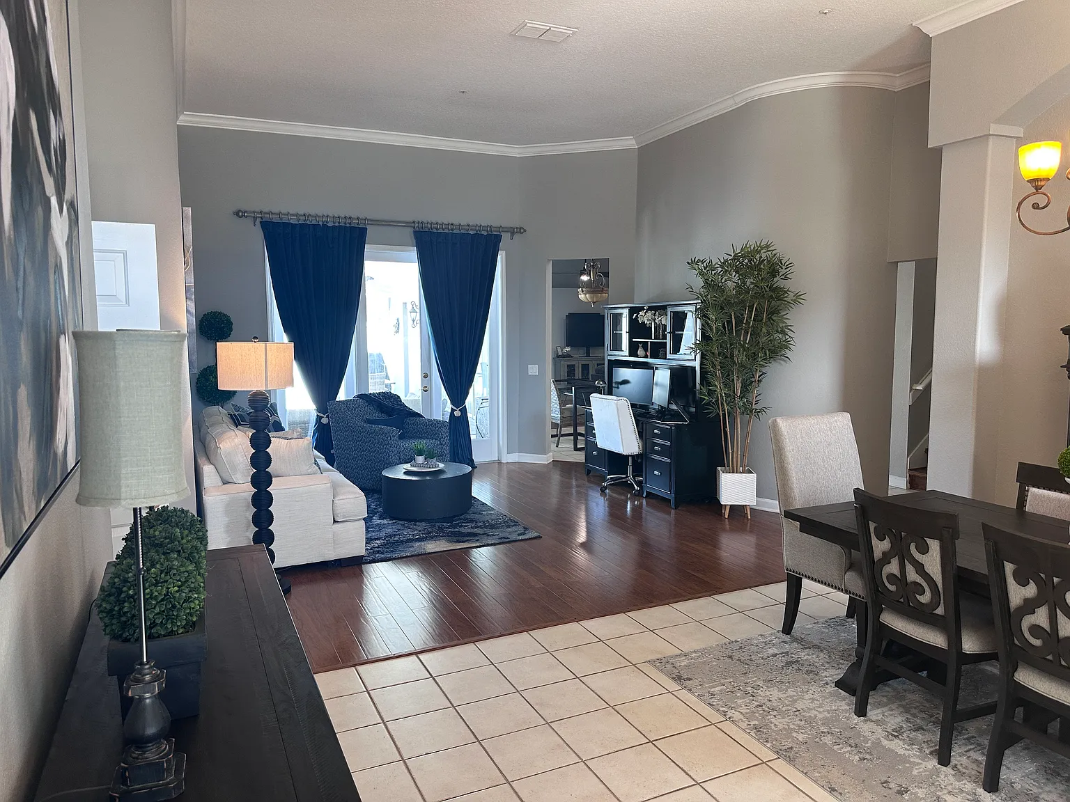 5 bed, 2682 sqft, $3,990 — Photo 4