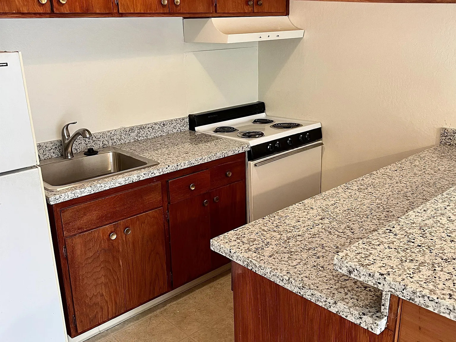 Carleton Apartments — Photo 2